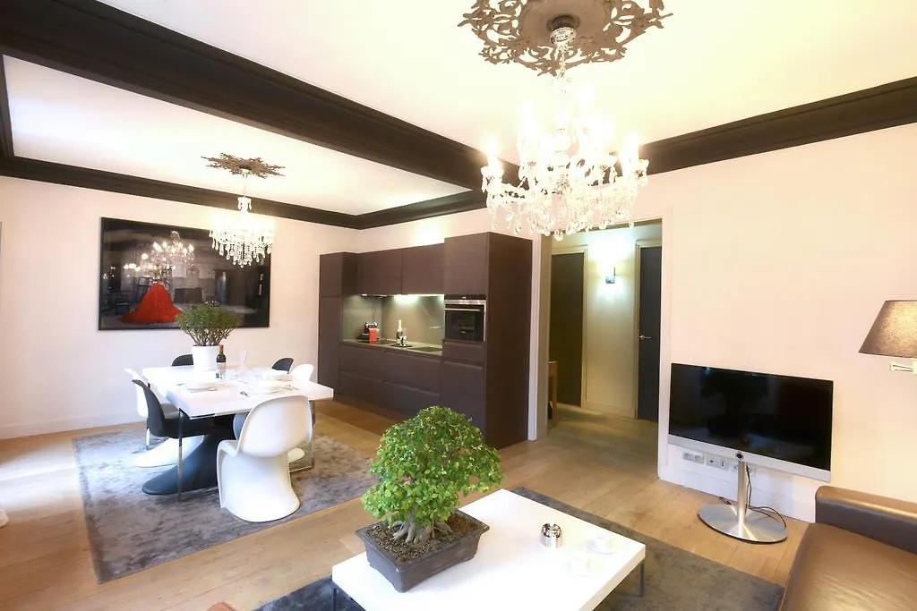 Tour Eiffel Apartment