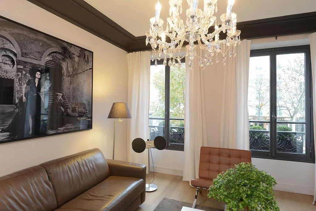 Tour Eiffel Apartment
